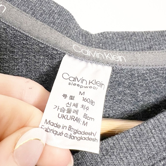 Calvin Klein Women's Charcoal Gray Crewneck Sweatshirt with CK Logo - Picture 14 of 16